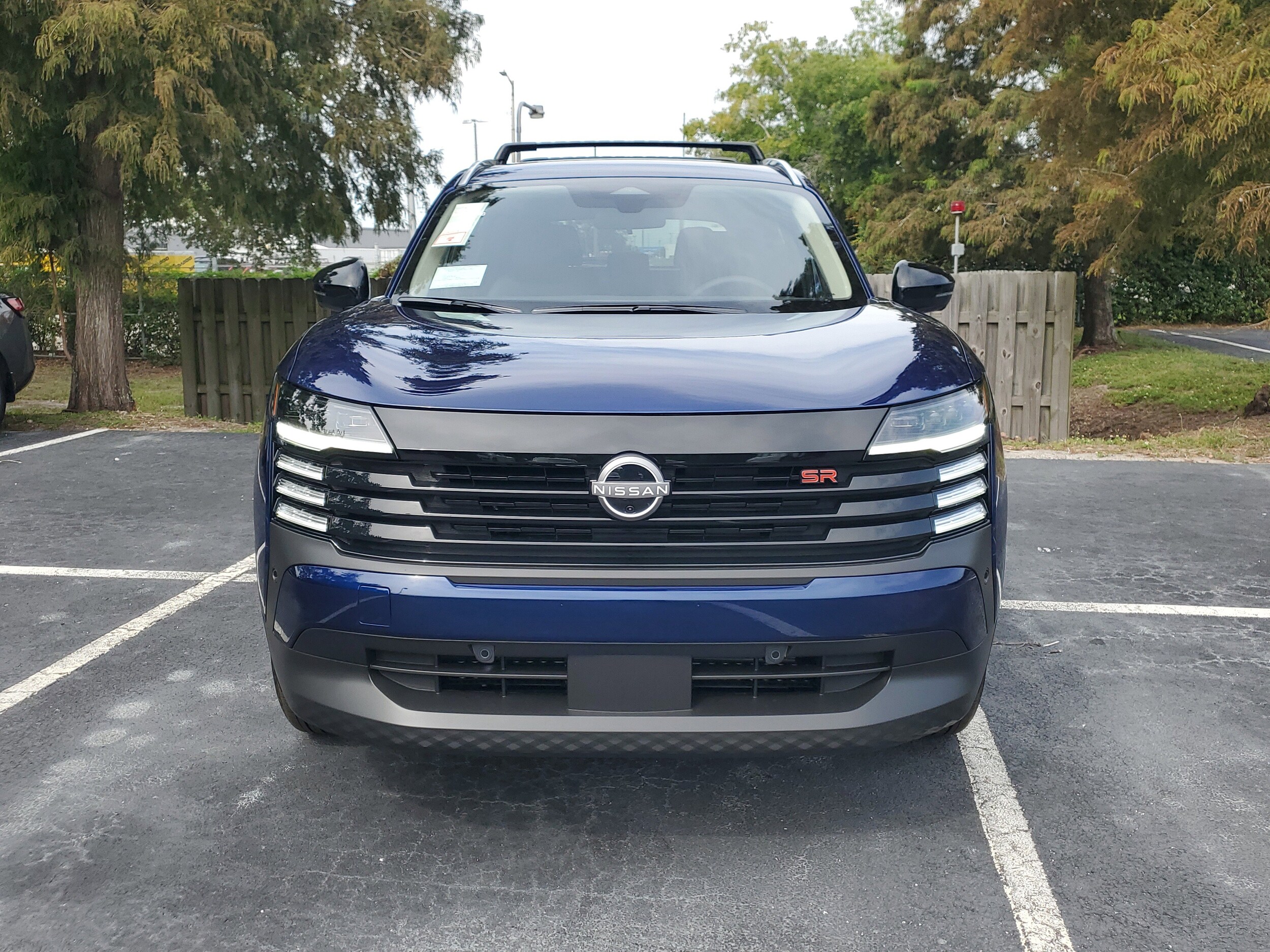 2026 Nissan Kicks SR photo 2