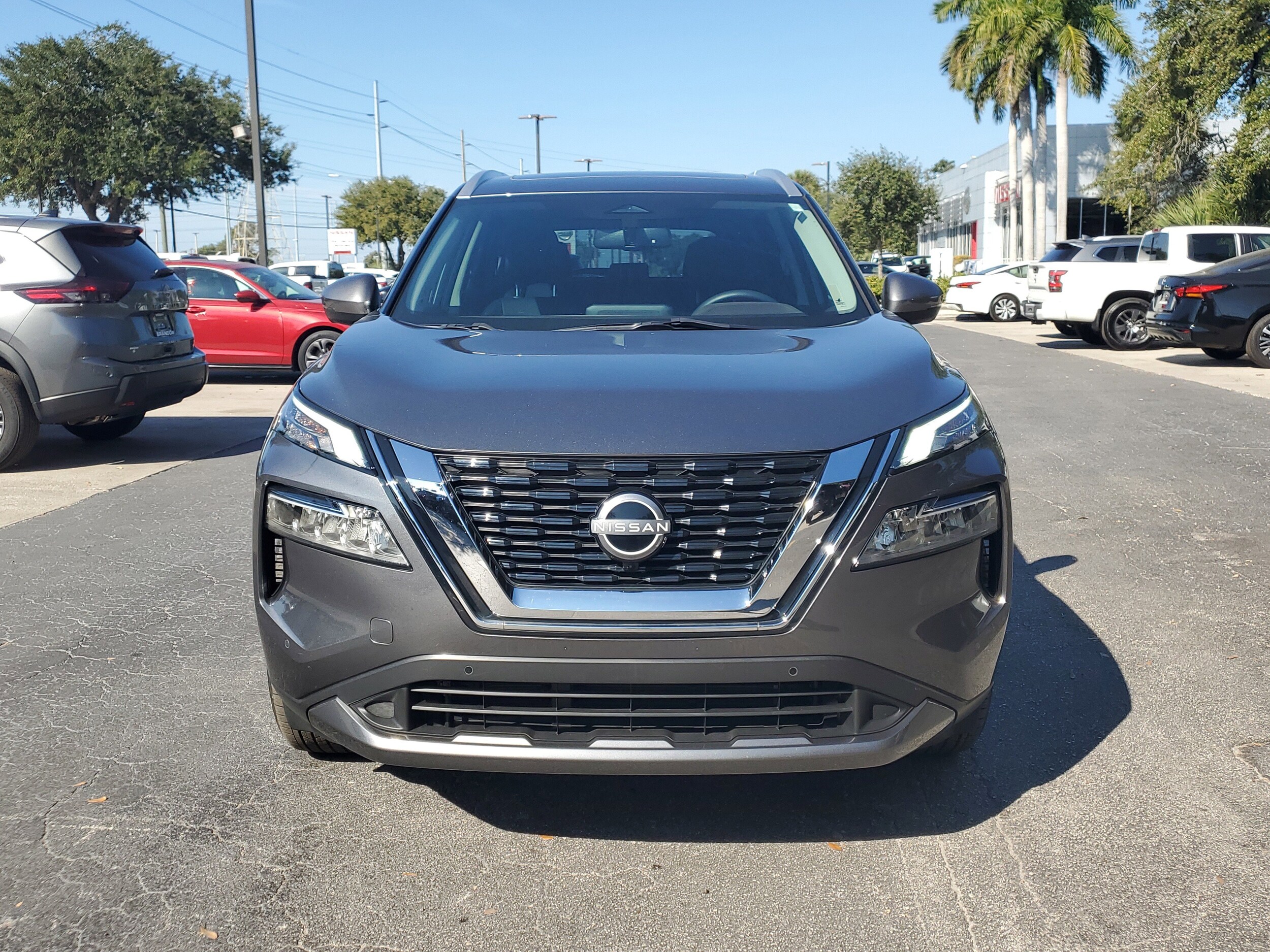 2023 Nissan Rogue SL photo 2