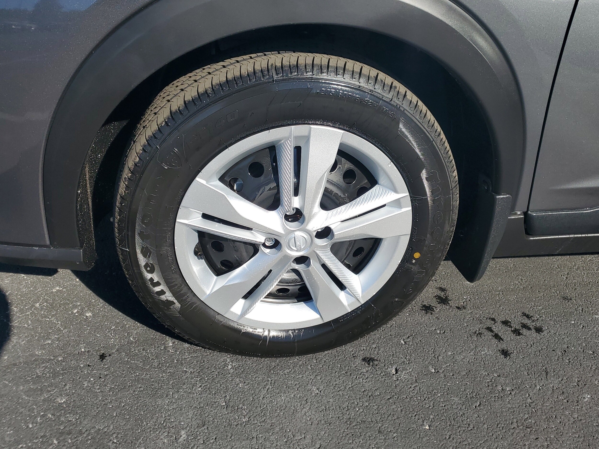 2025 Nissan Kicks Play S photo 2