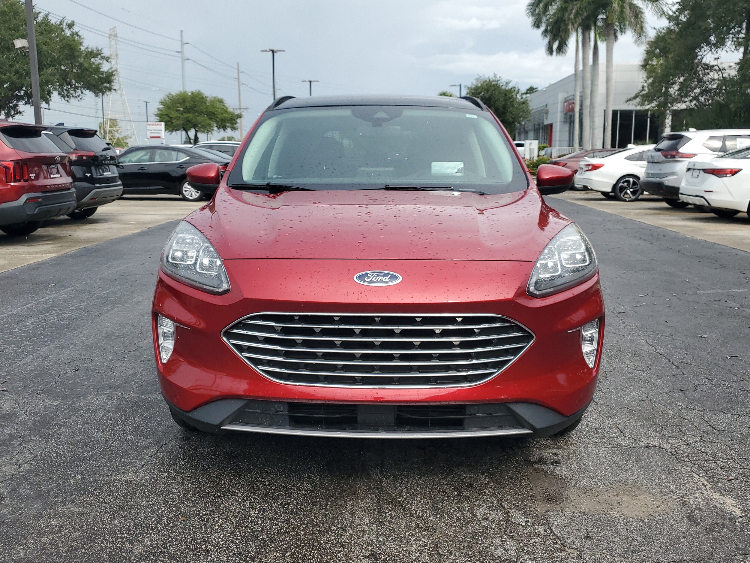 2022 Ford Escape Titanium photo 2