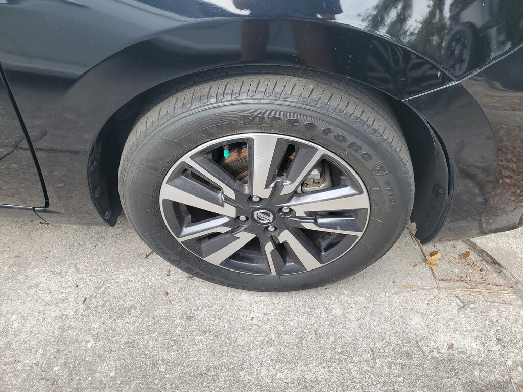 Certified 2023 Nissan Versa 1.6 SV Sedan