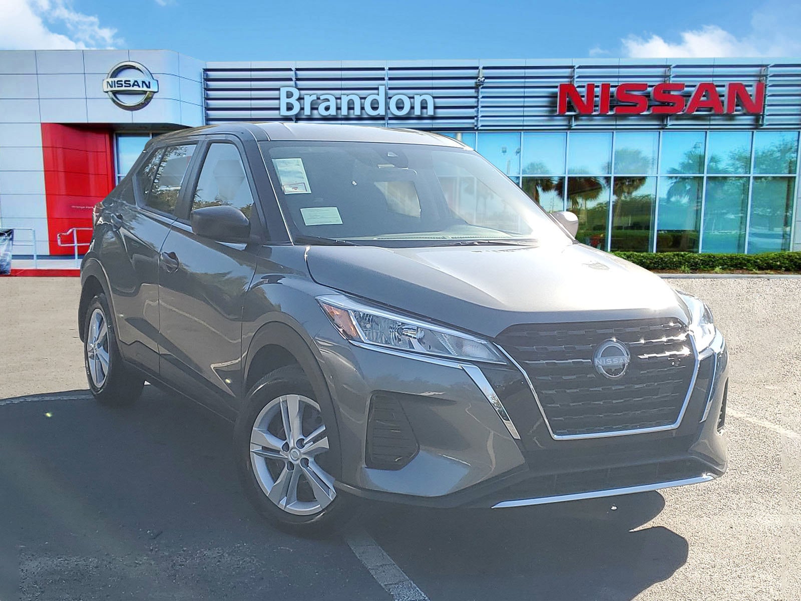 2025 Nissan KICKS PLAY Base's photo