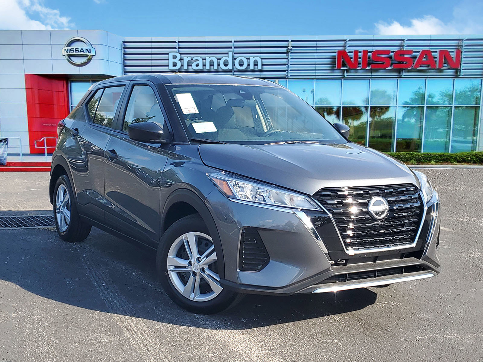 2025 Nissan KICKS PLAY Base's photo