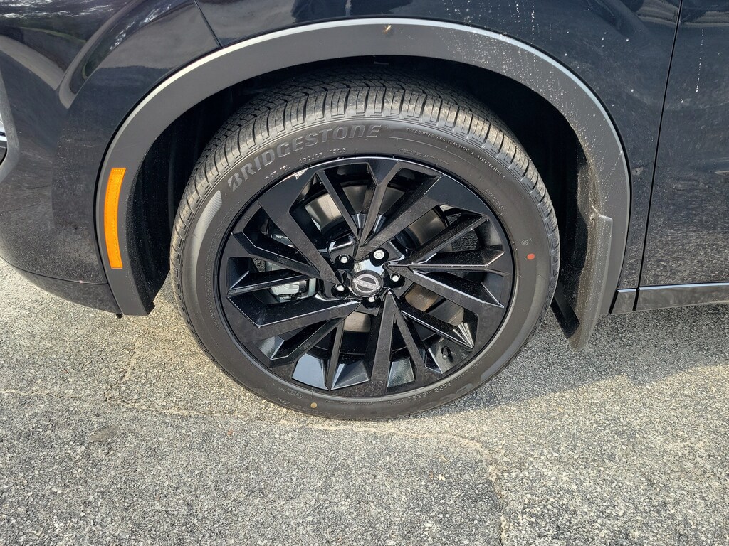 New 2026 Nissan Rogue Plug-In Hybrid Platinum SUV