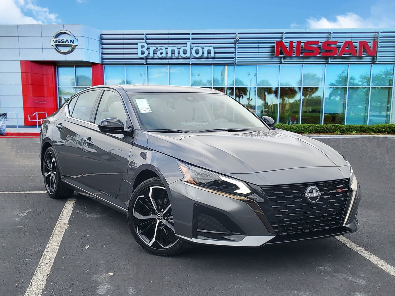 2025 Nissan Altima SR's photo