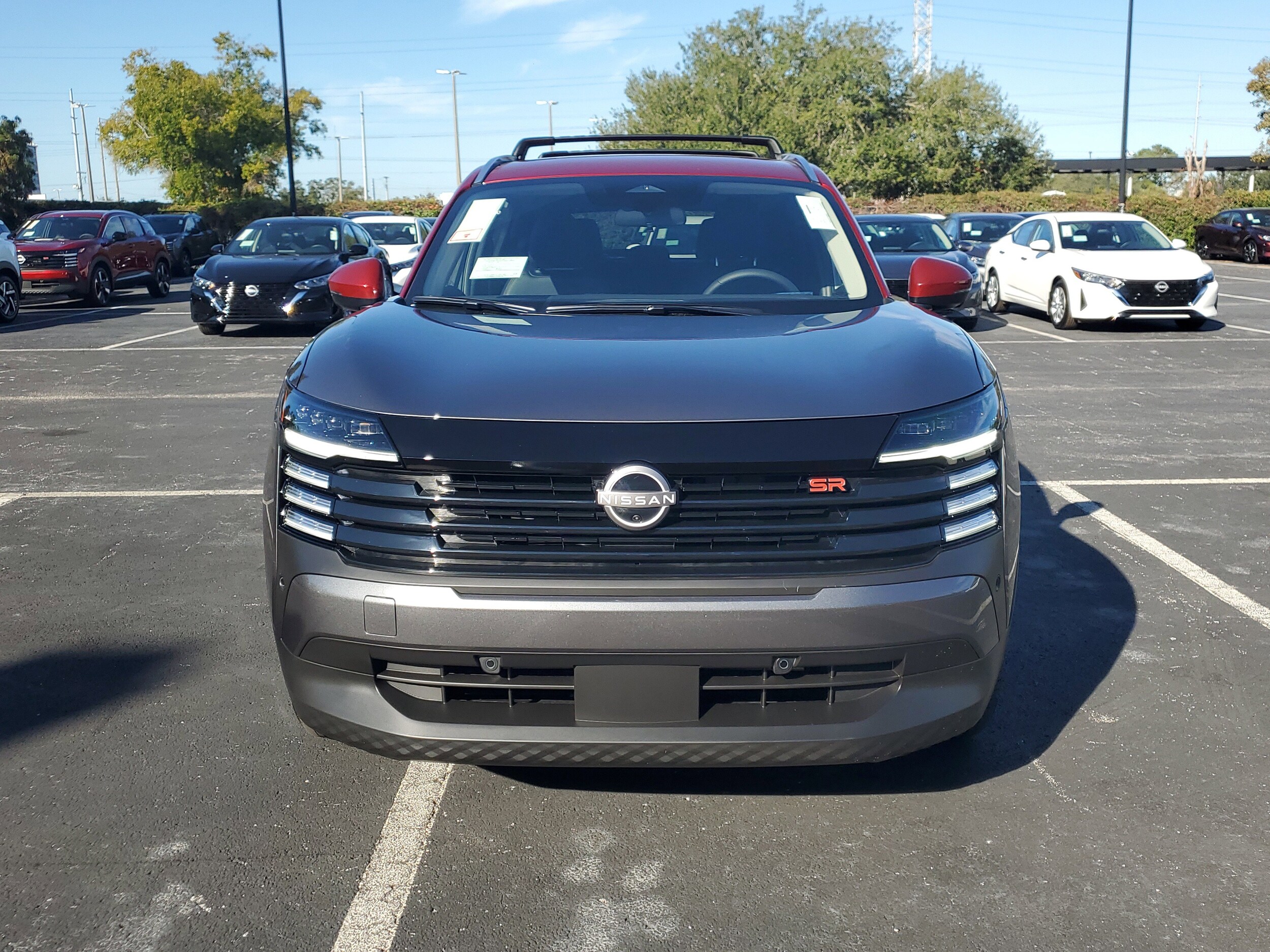 2026 Nissan Kicks SR photo 2