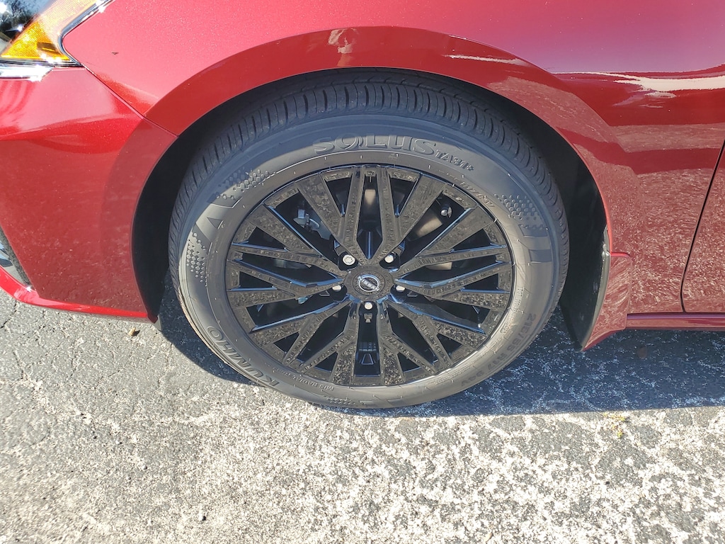 New 2025 Nissan Altima SV Sedan