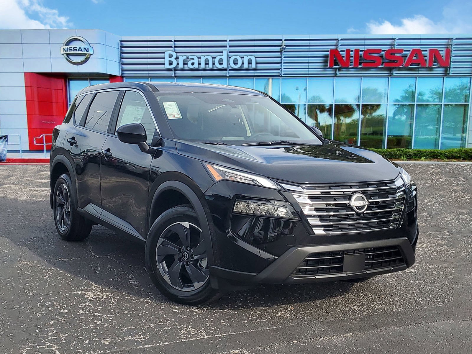 2026 Nissan Rogue SV's photo