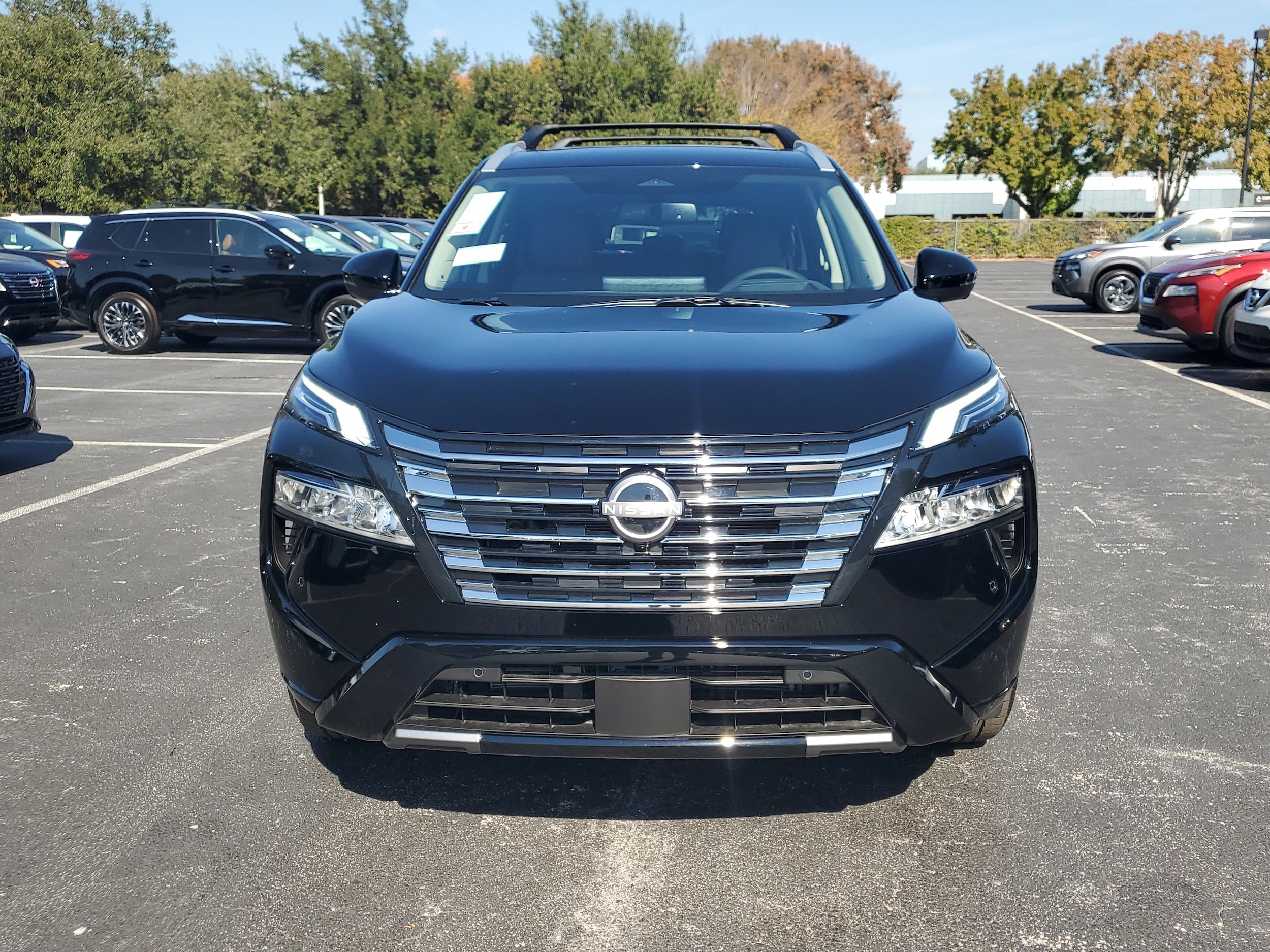 2026 Nissan Rogue Platinum photo 2