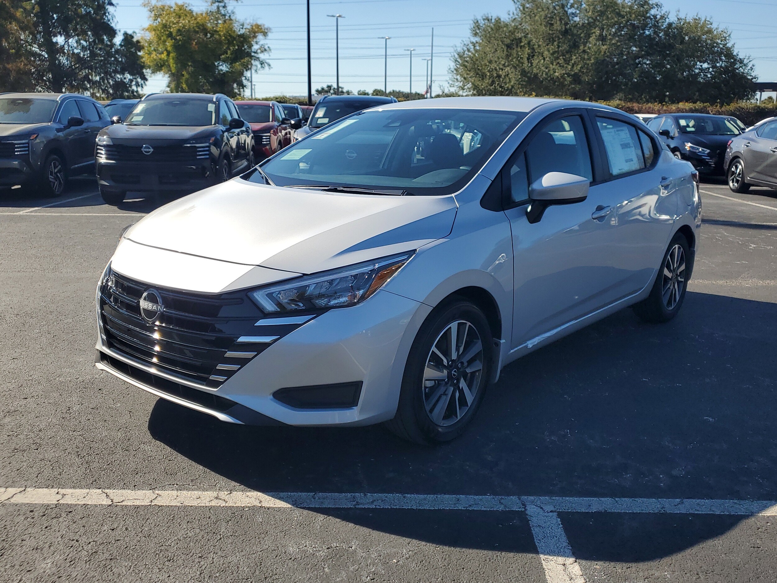 2025 Nissan Versa SV photo 3