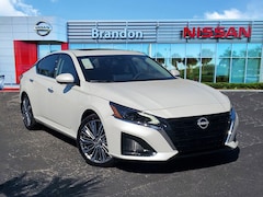 2025 Nissan Altima SL Sedan