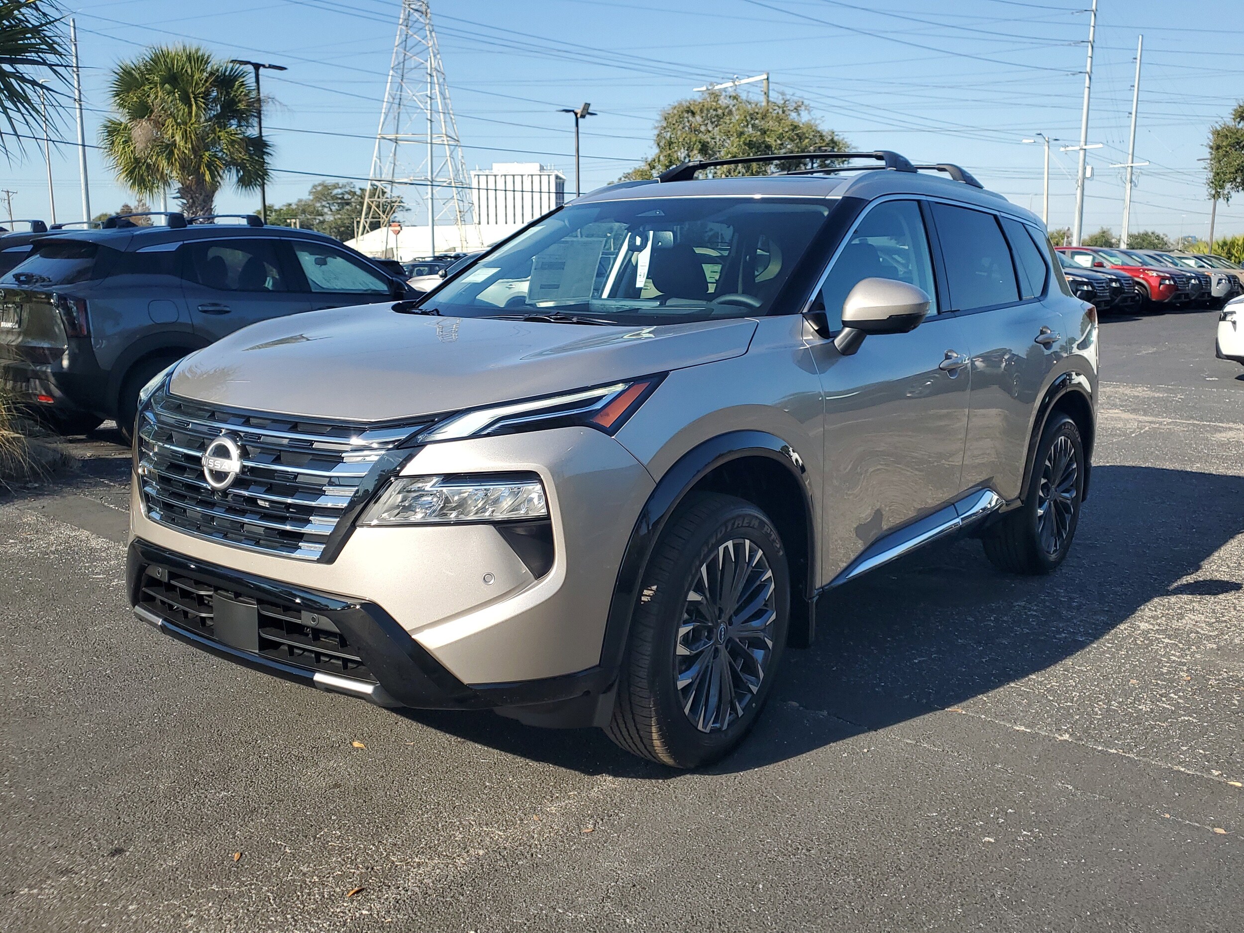 2026 Nissan Rogue Platinum photo 3