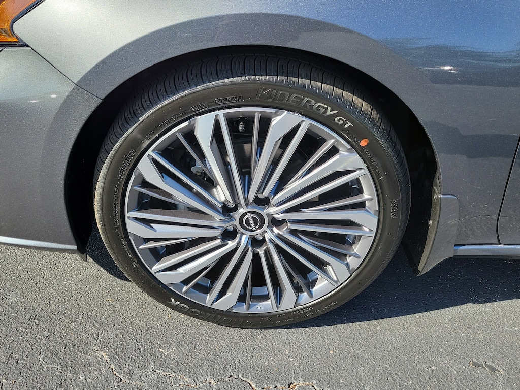 New 2026 Nissan Altima SV Sedan