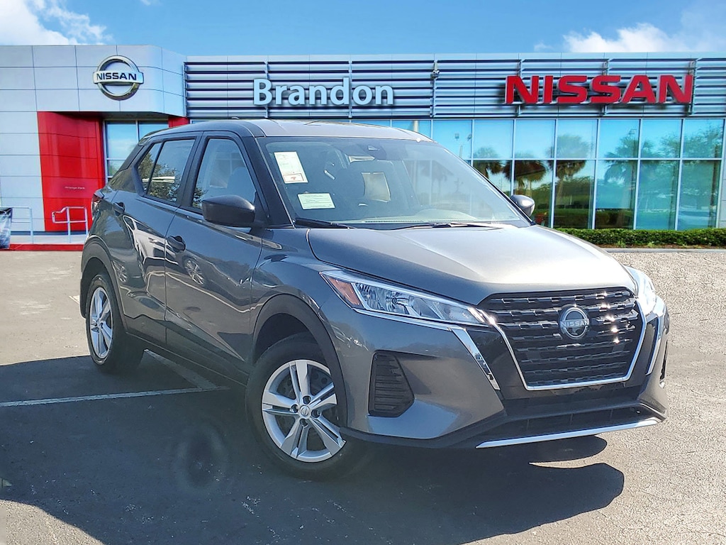 New 2025 Nissan Kicks Play S SUV