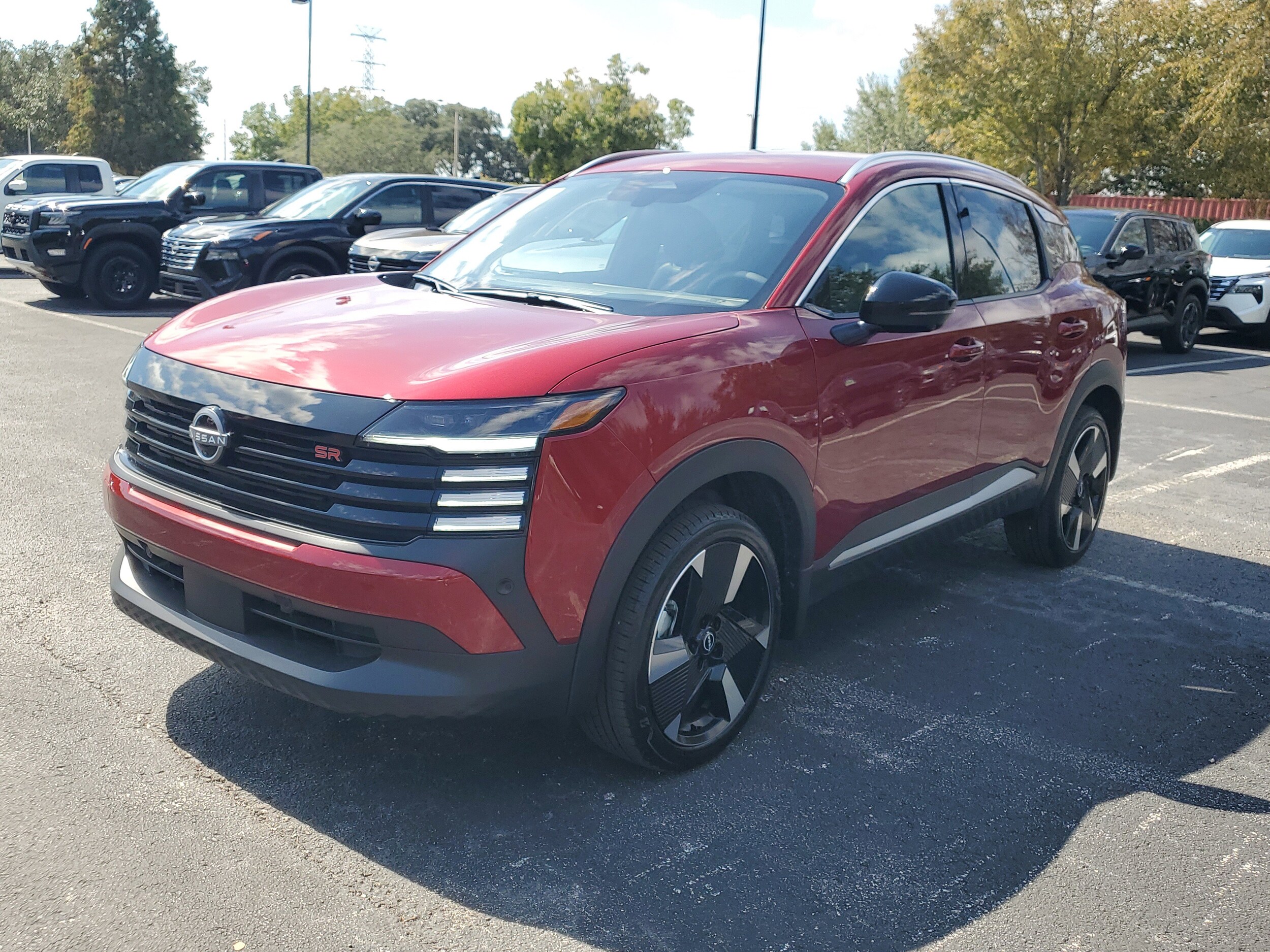 2026 Nissan Kicks SR photo 3