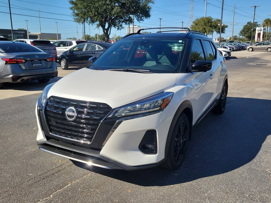 Used 2022 Nissan Kicks SR SUV