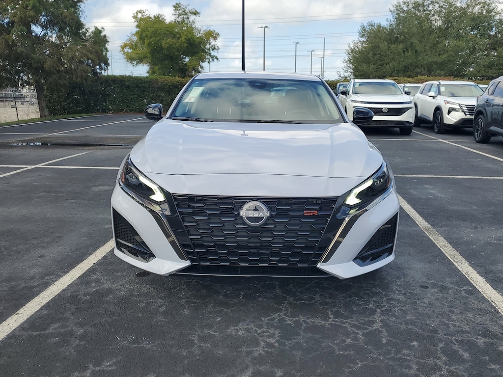 New 2025 Nissan Altima SR Sedan