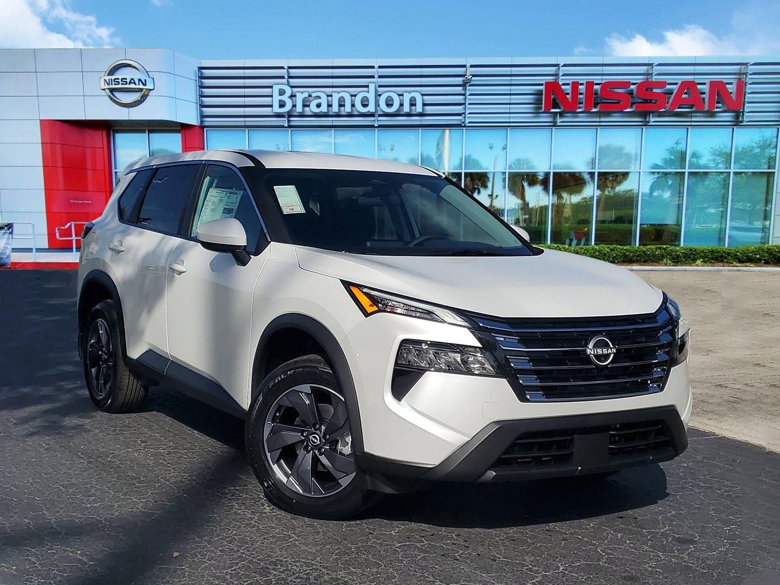 2026 Nissan Rogue SV's photo