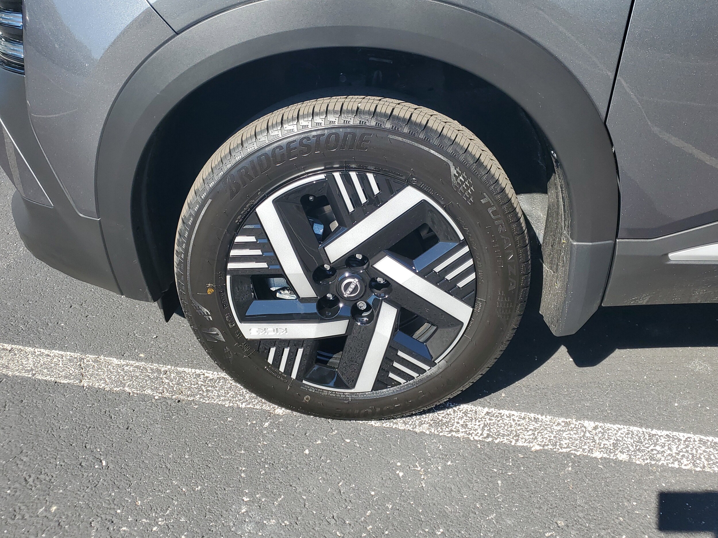 2026 Nissan Kicks SV photo 4