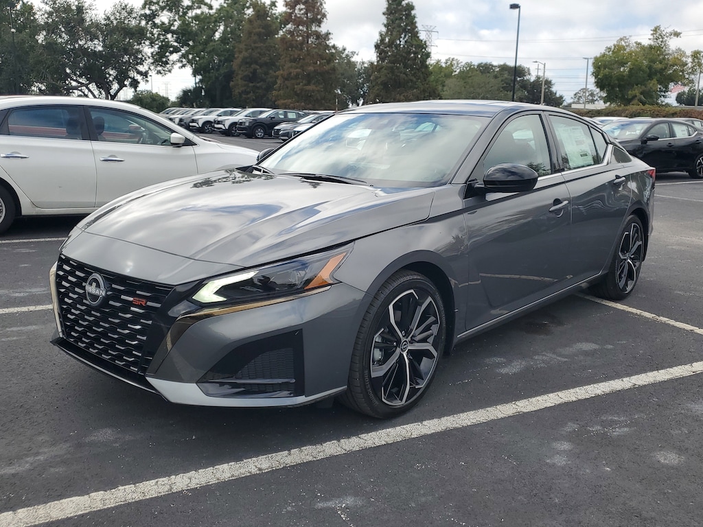 New 2025 Nissan Altima SR Sedan