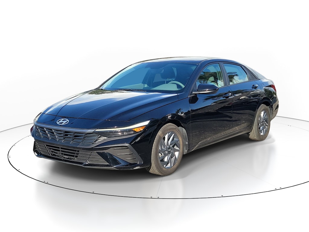 Used 2024 Hyundai Elantra SEL Sedan
