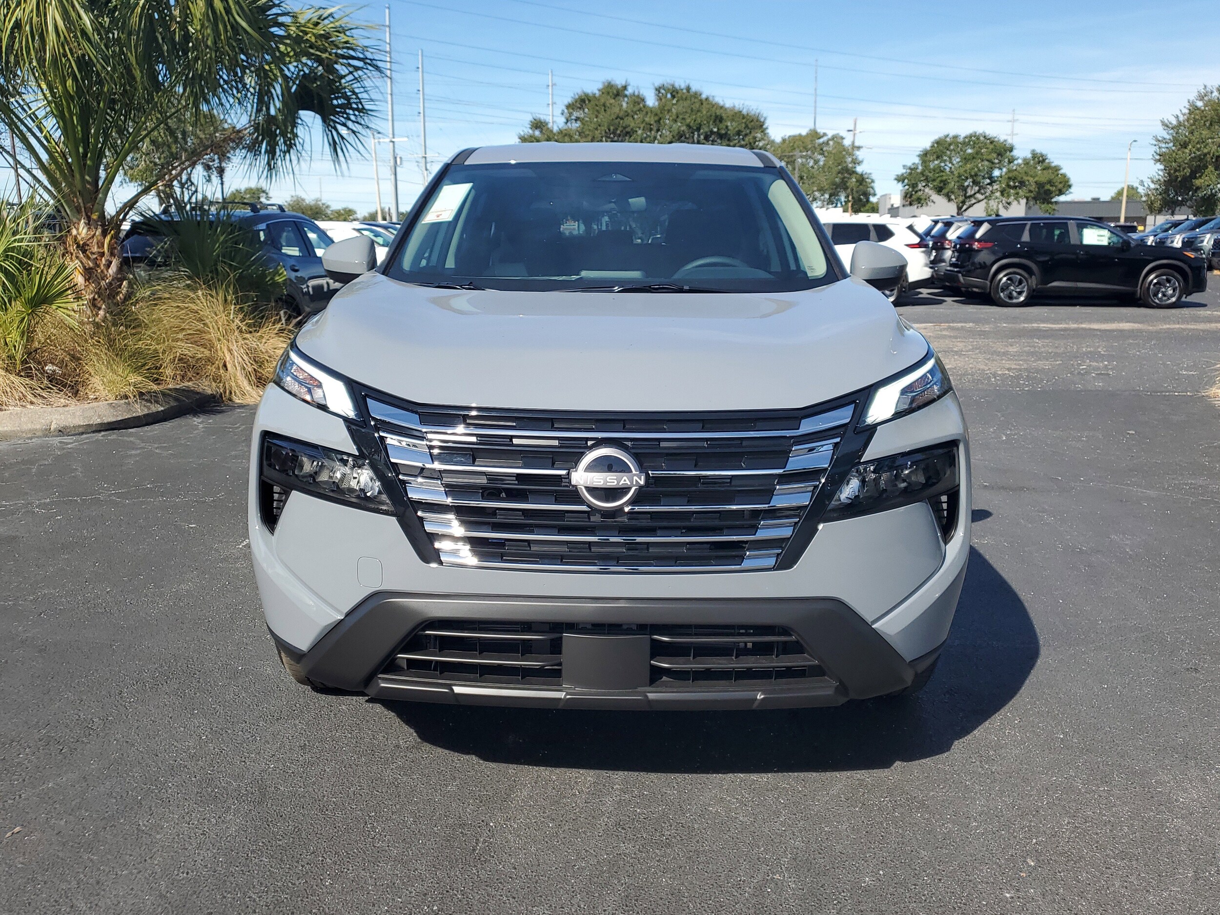 2026 Nissan Rogue SV photo 2