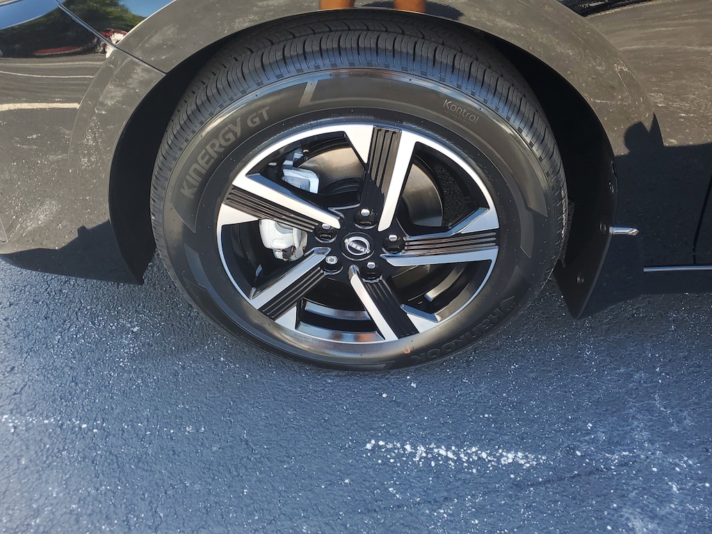 New 2025 Nissan Sentra SV Sedan