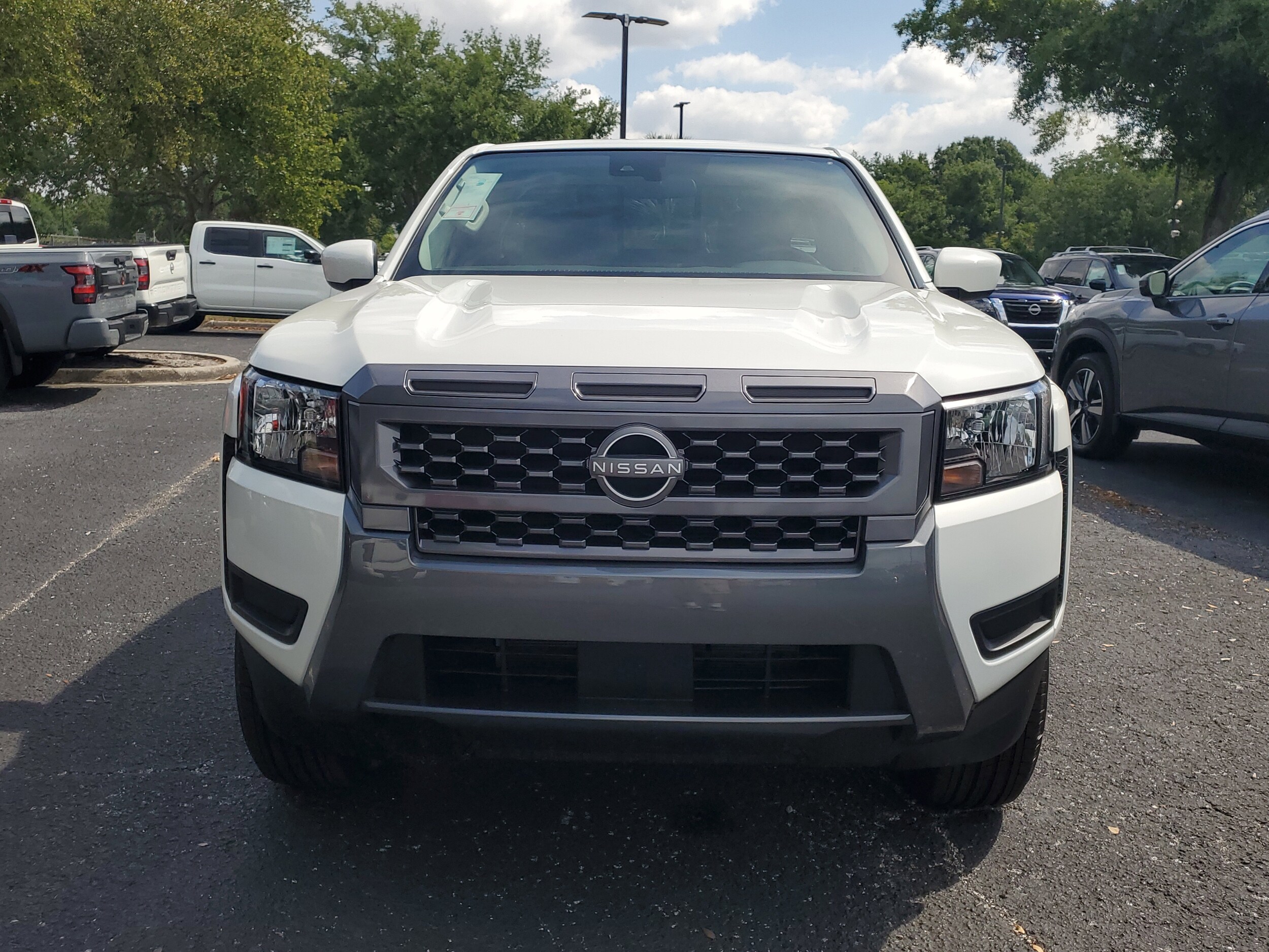 2025 Nissan Frontier SV photo 2