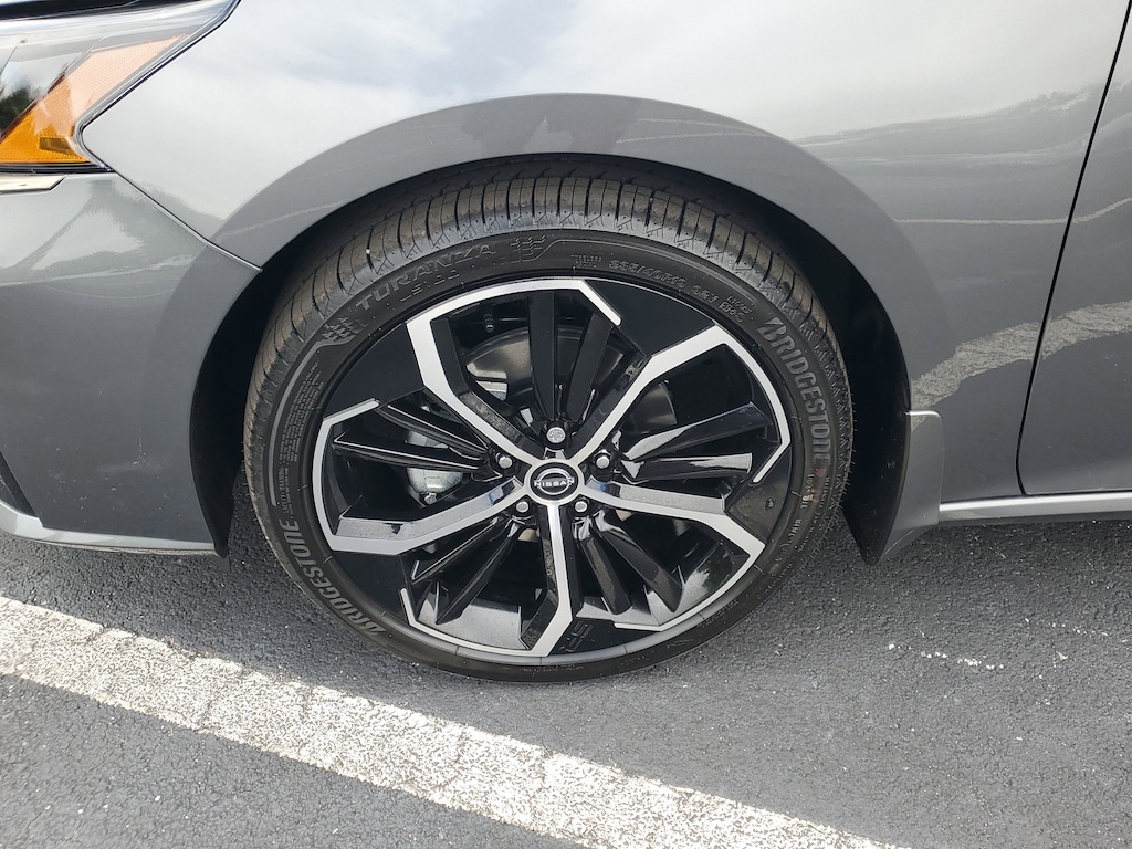 New 2025 Nissan Altima SR Sedan