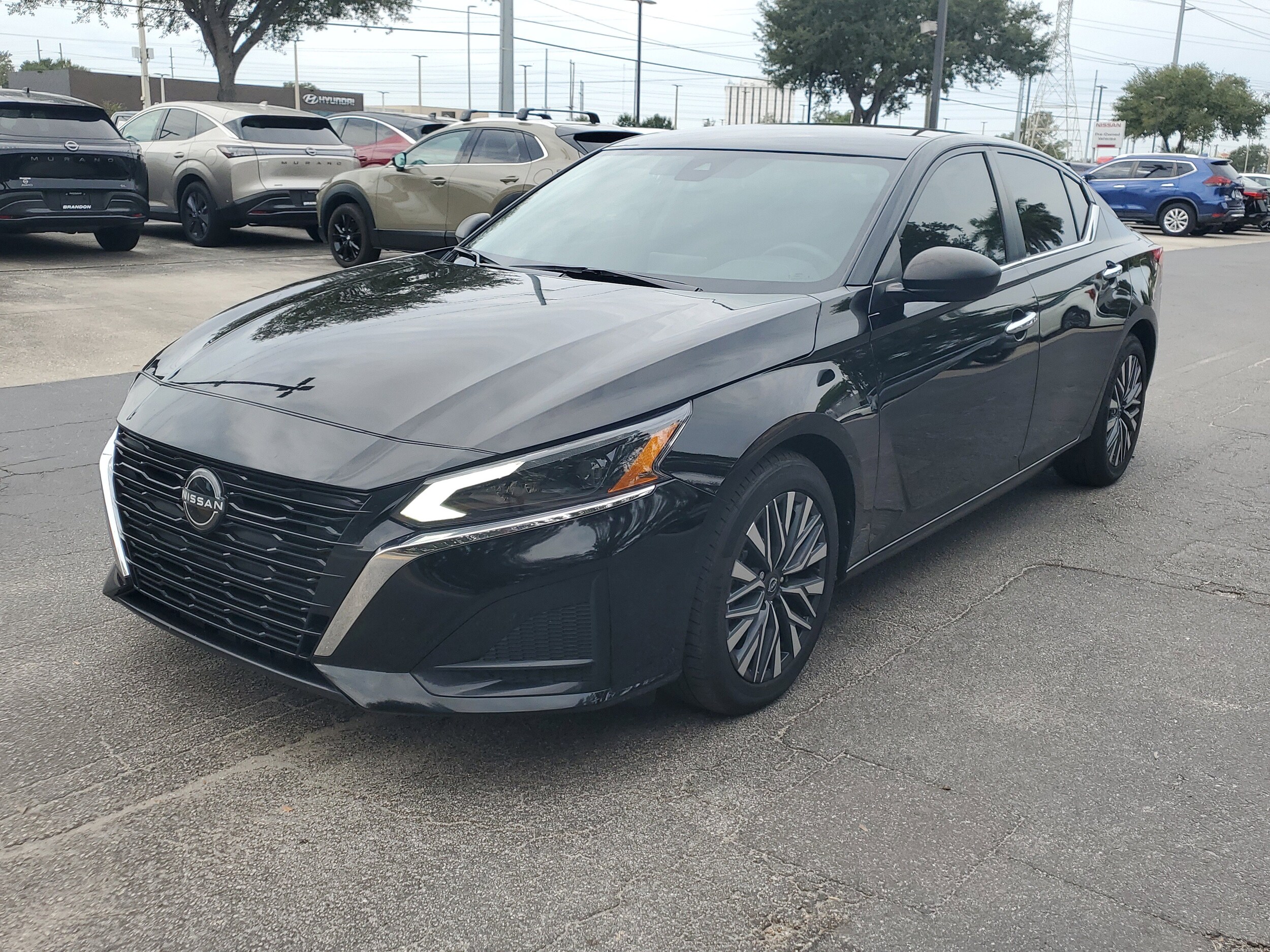2024 Nissan Altima 2.5 SV photo 2