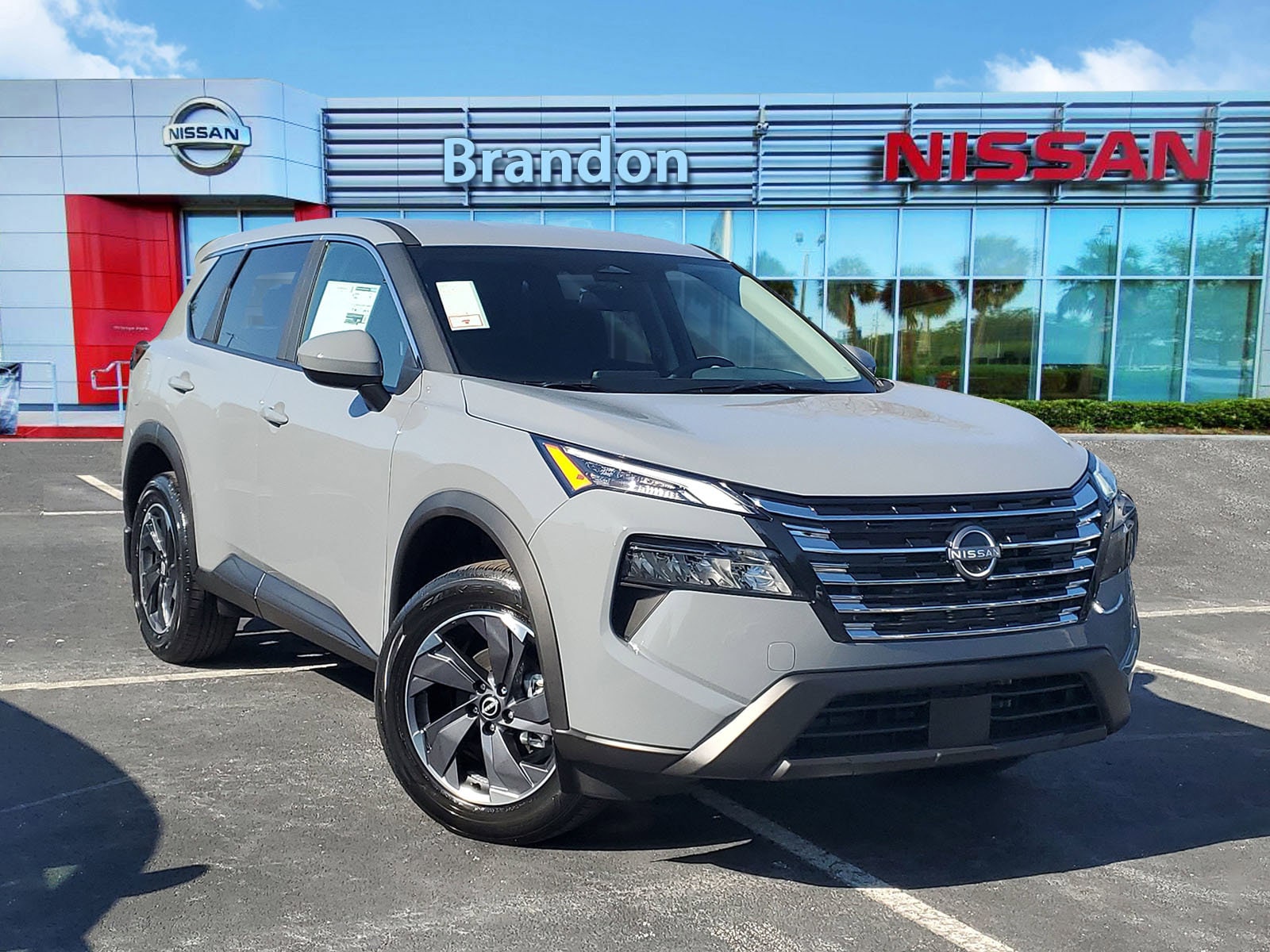 2026 Nissan Rogue SV's photo