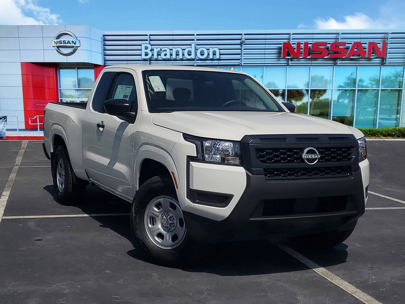2025 Nissan Frontier S's photo