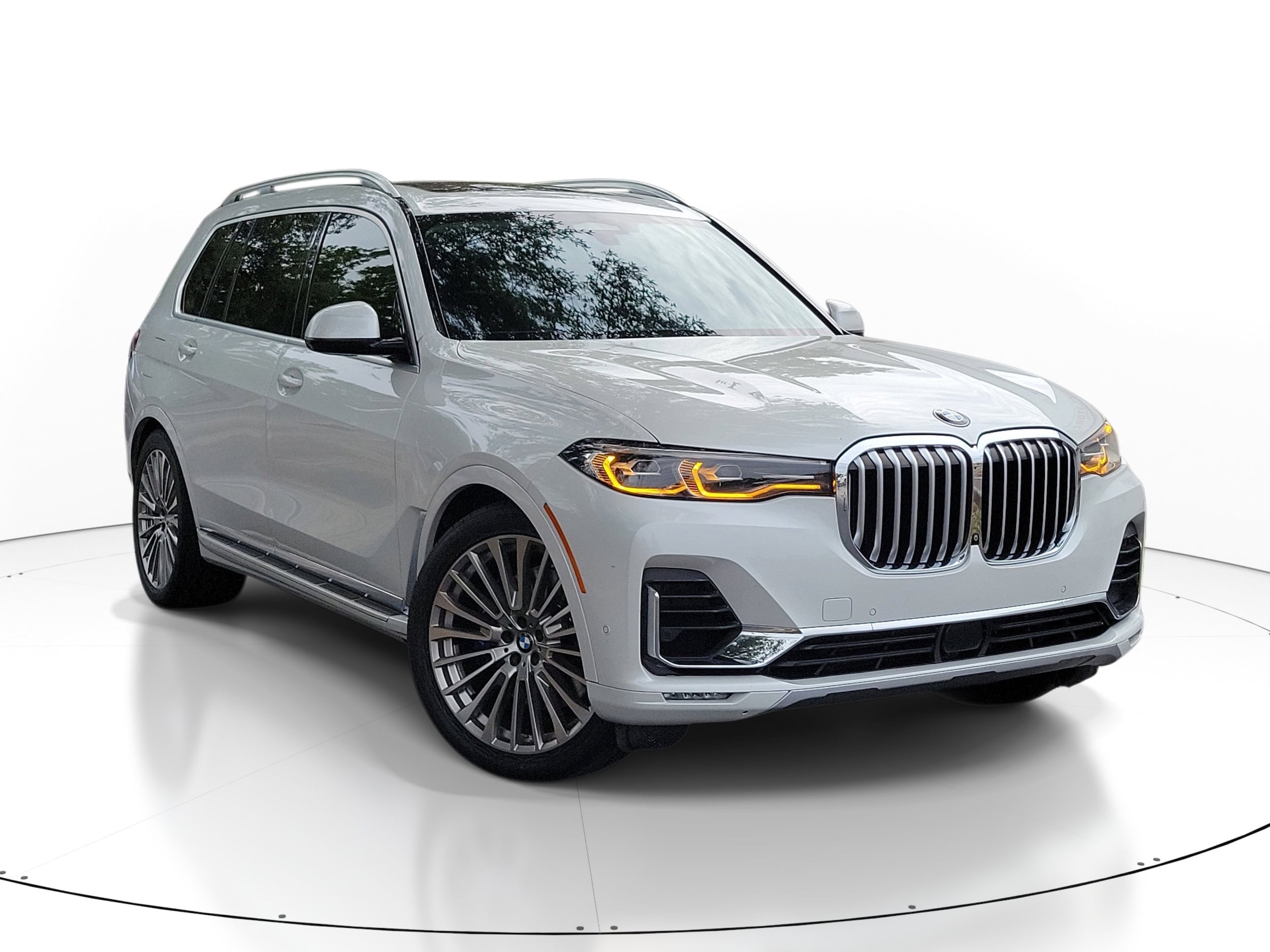 2019 BMW X7 xDrive50i's photo