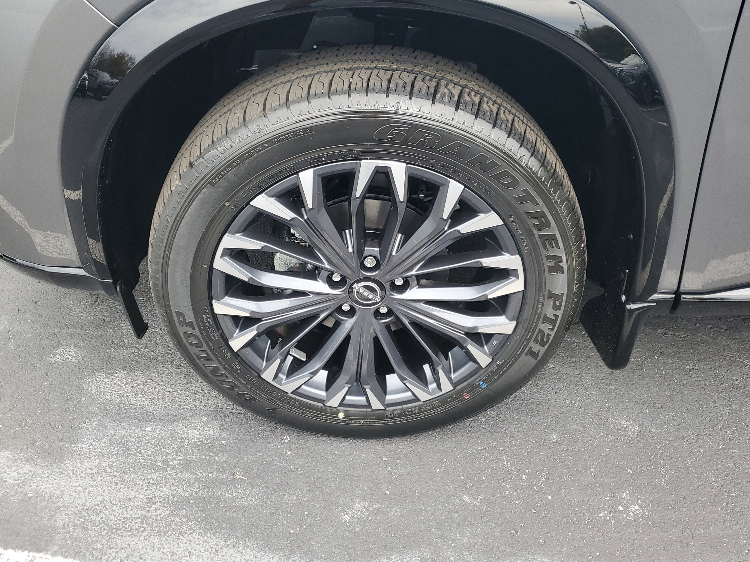 2026 Nissan Rogue Platinum photo 4