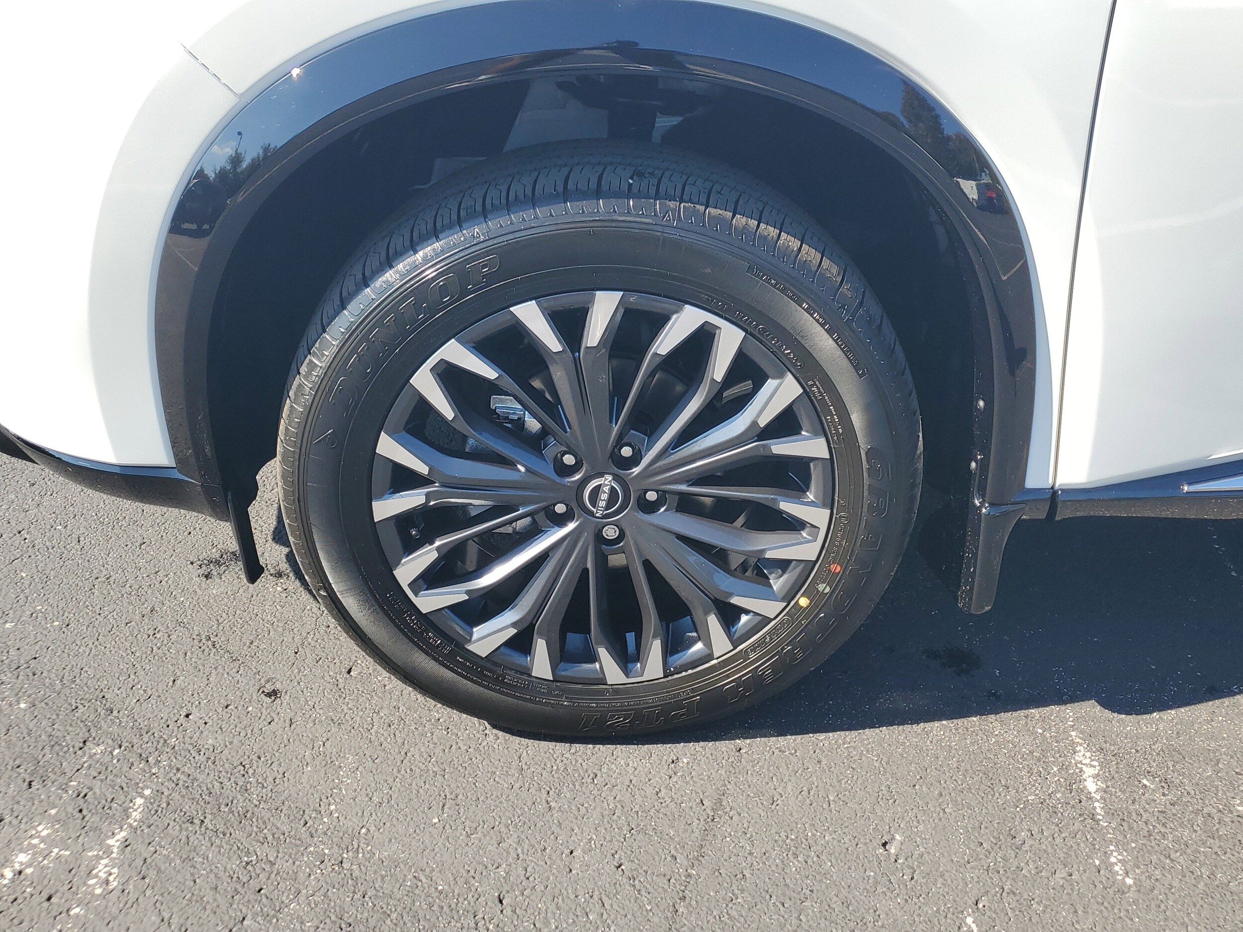 2026 Nissan Rogue Platinum photo 4