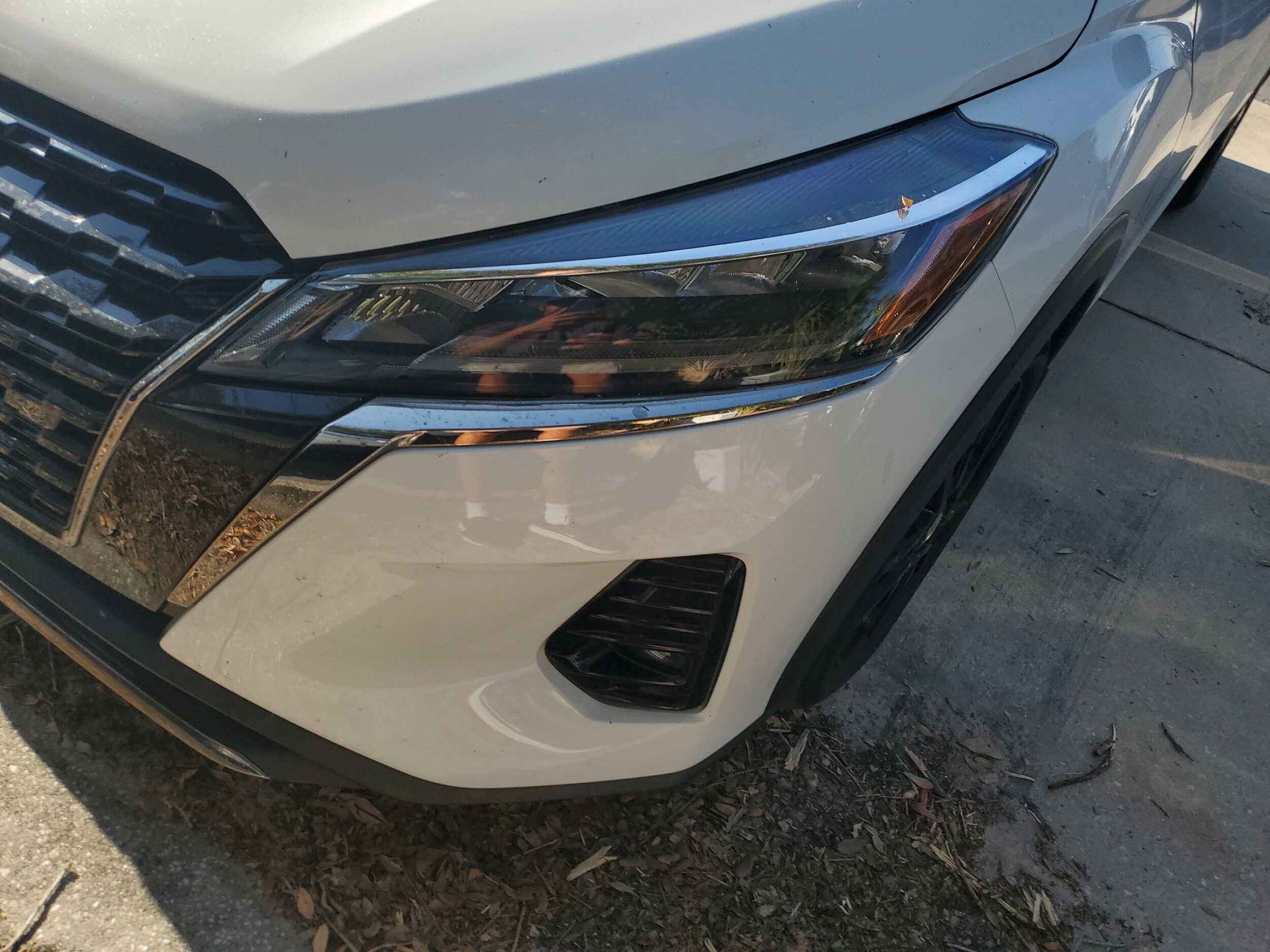 2021 Nissan Kicks SR photo 2