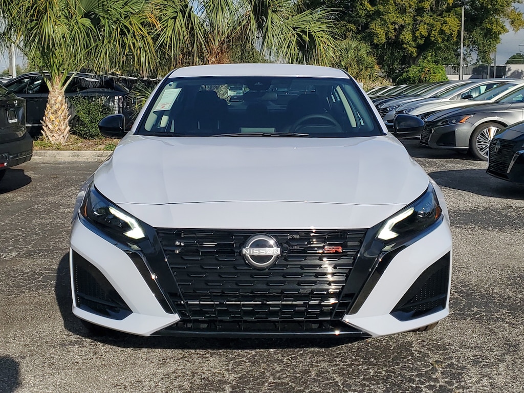 New 2025 Nissan Altima SR Sedan