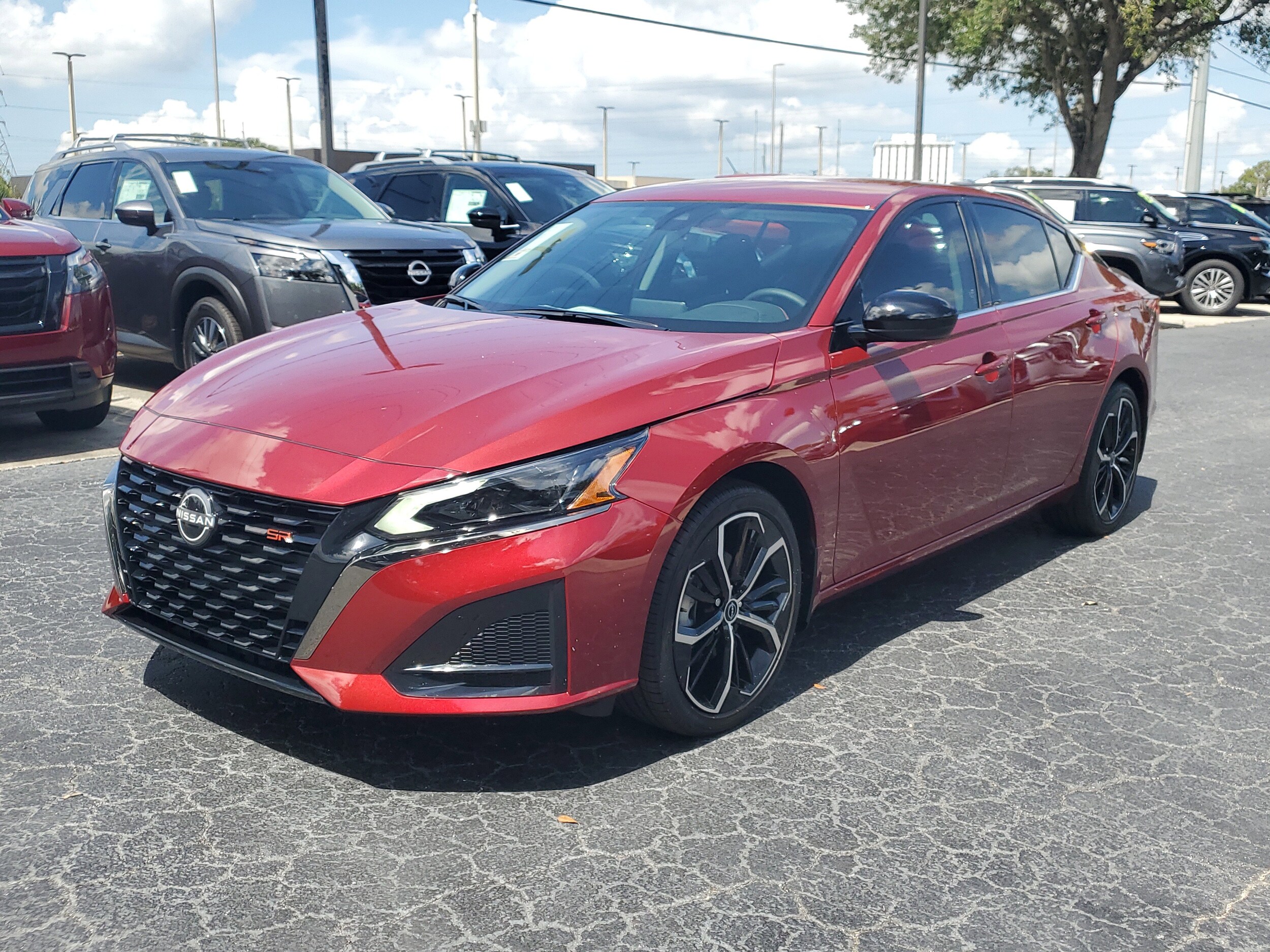 2025 Nissan Altima 2.5 SR photo 3