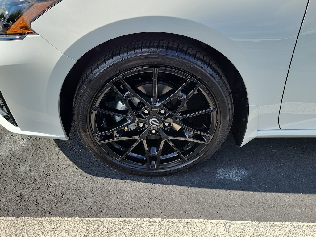 New 2026 Nissan Altima SR Sedan