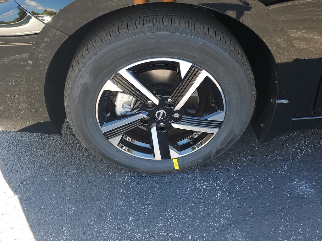 New 2025 Nissan Sentra SV Sedan