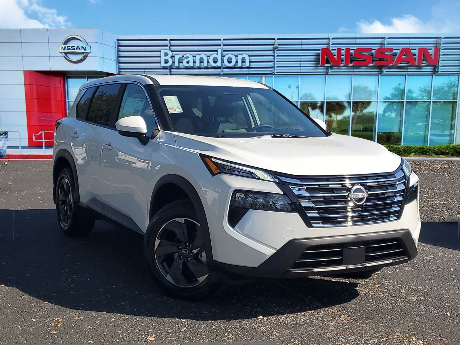 2026 Nissan Rogue SV's photo