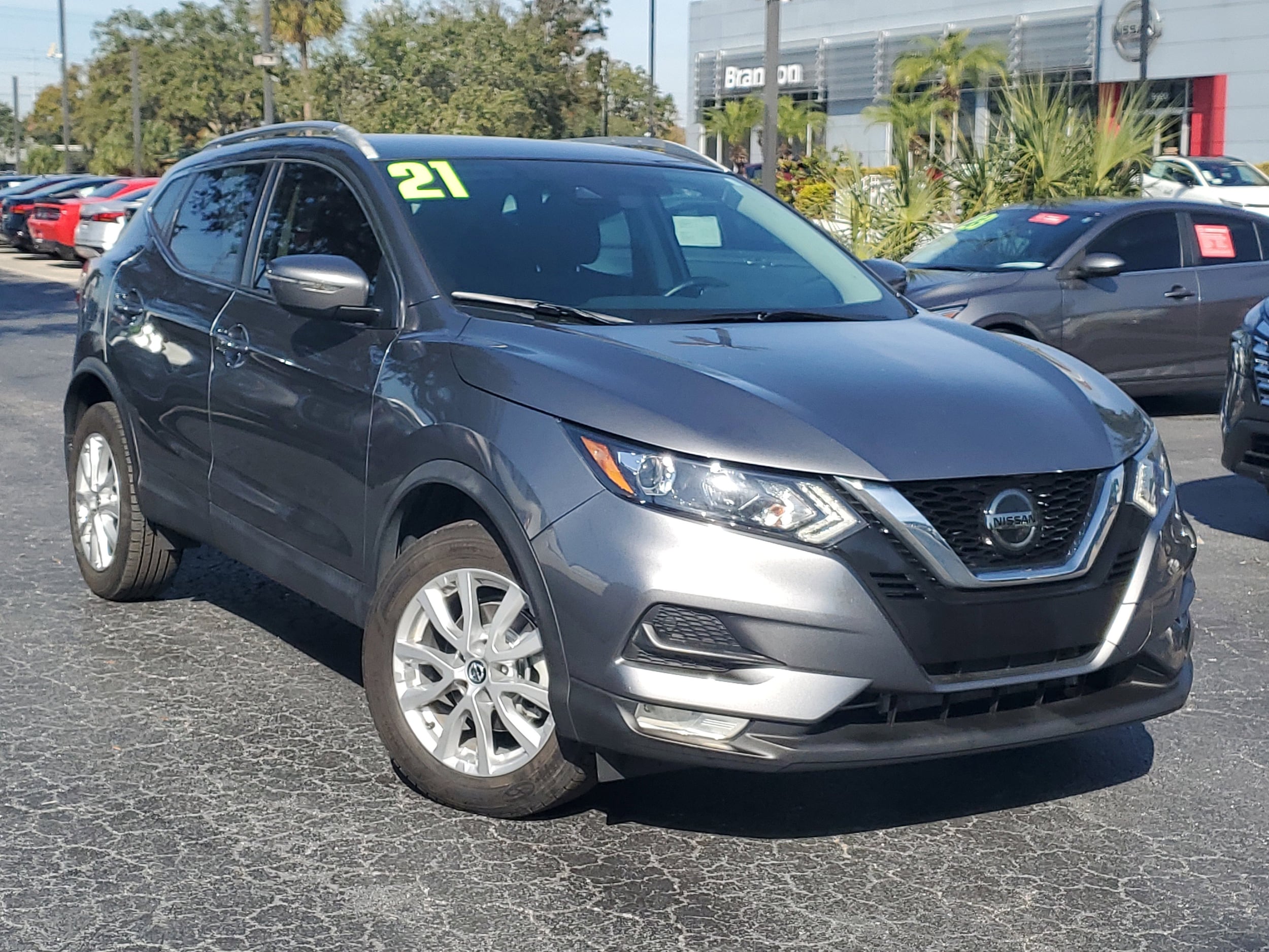 2021 Nissan Rogue Sport SV's photo