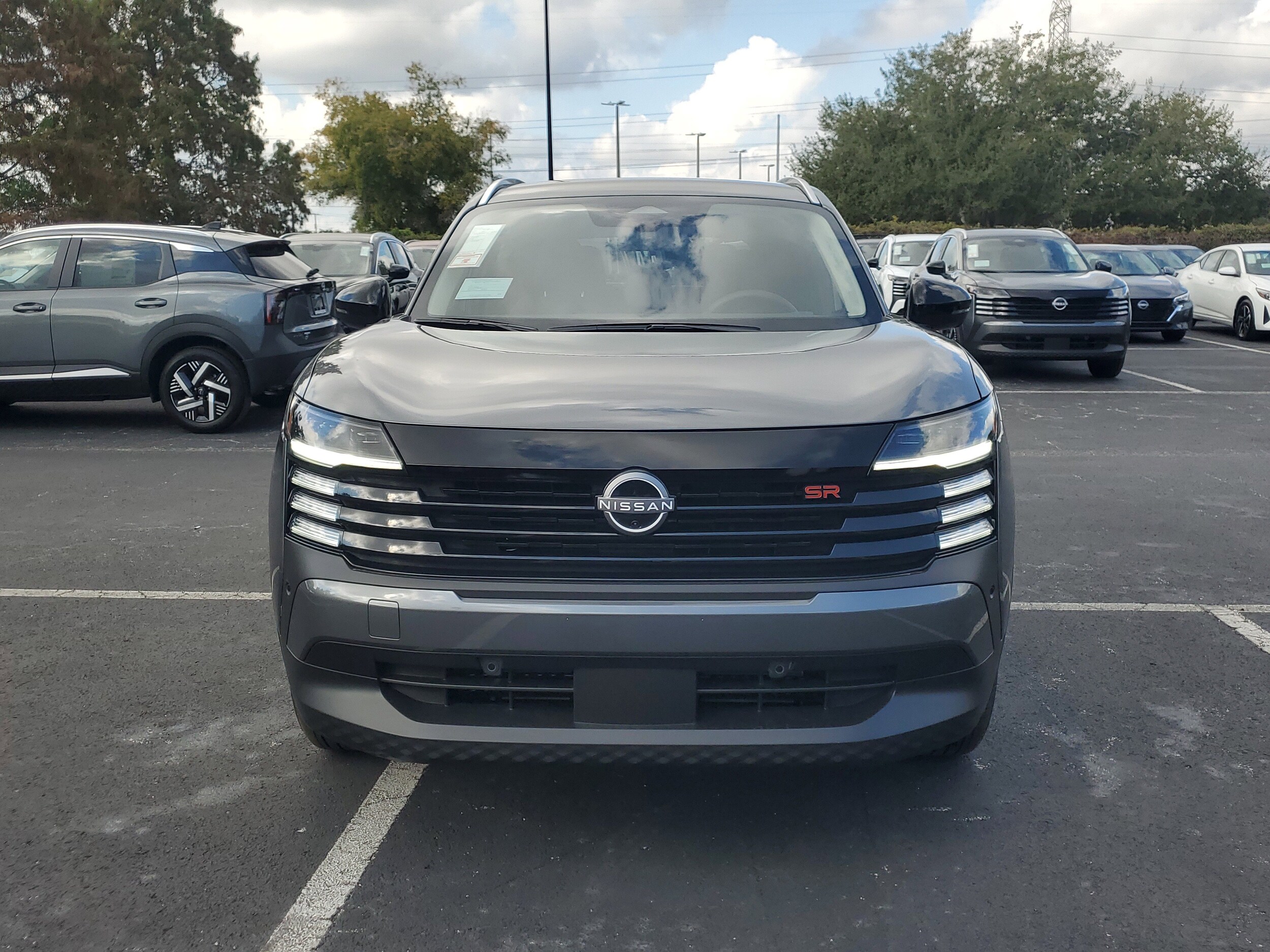 2026 Nissan Kicks SR photo 2