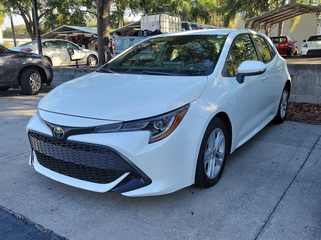 Used 2020 Toyota Corolla Hatchback SE Hatchback