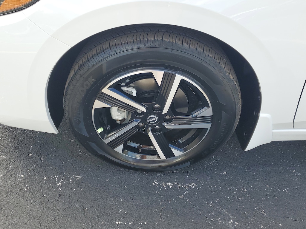 New 2025 Nissan Sentra SV Sedan