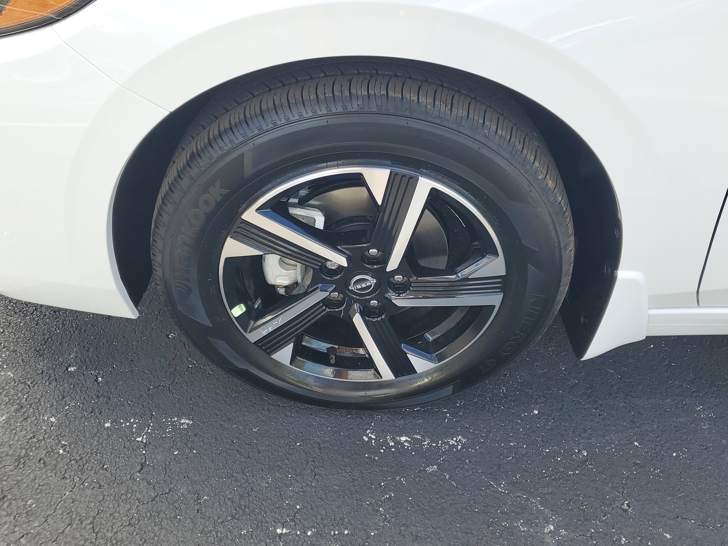 2025 Nissan Sentra SV photo 4