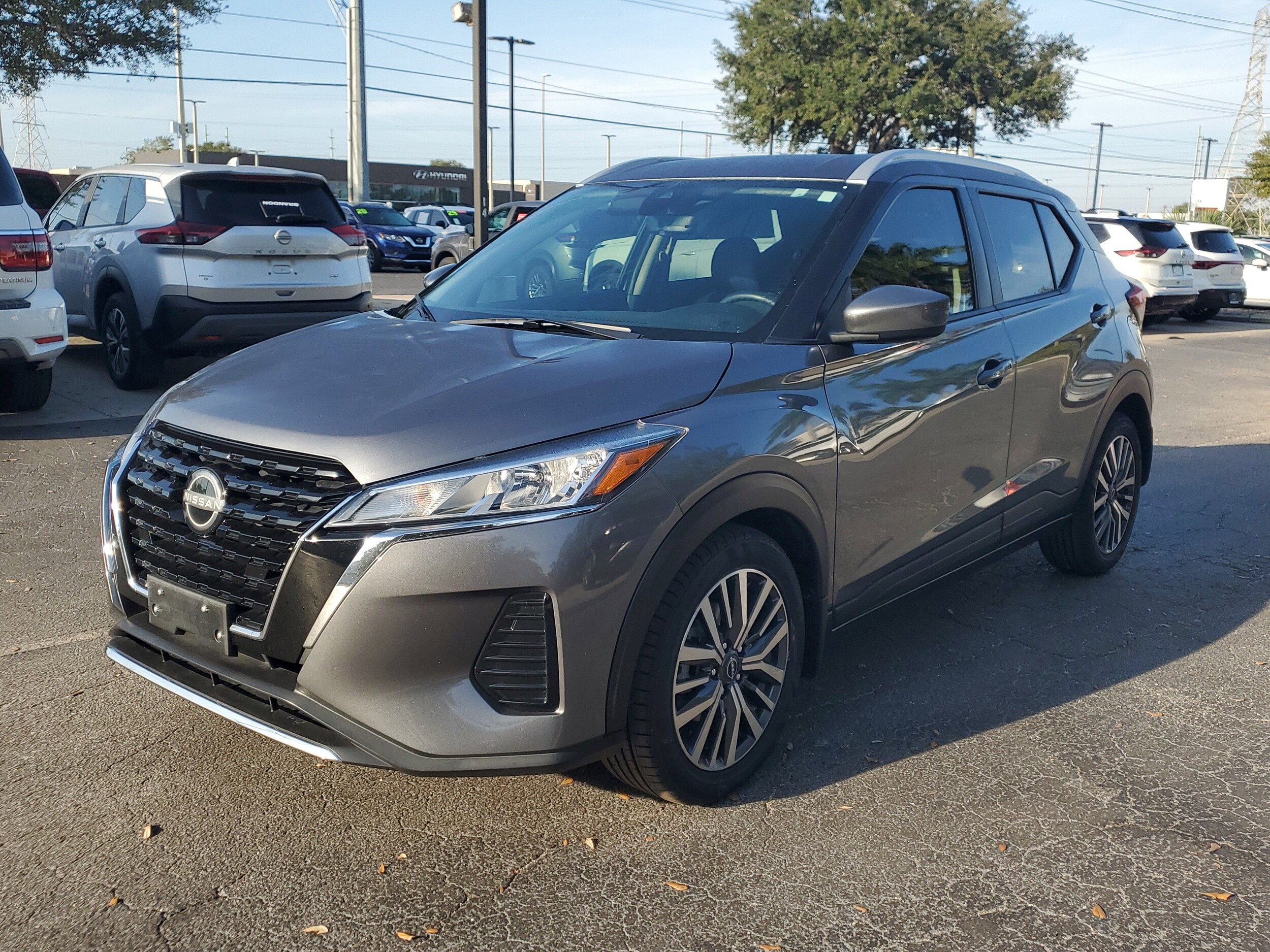 2023 Nissan Kicks SV photo 3