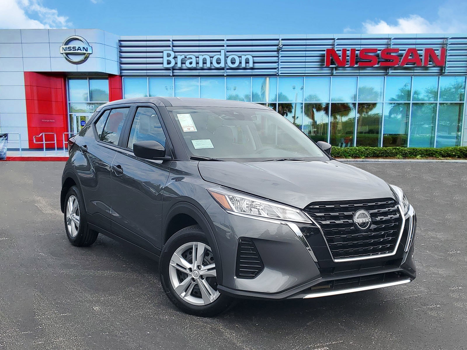 2025 Nissan KICKS PLAY Base's photo