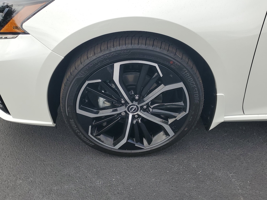 New 2025 Nissan Altima SR Sedan