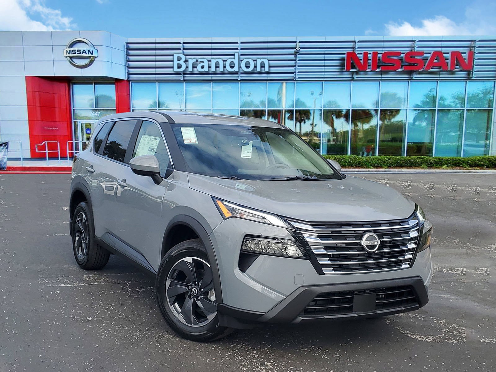 2026 Nissan Rogue SV's photo